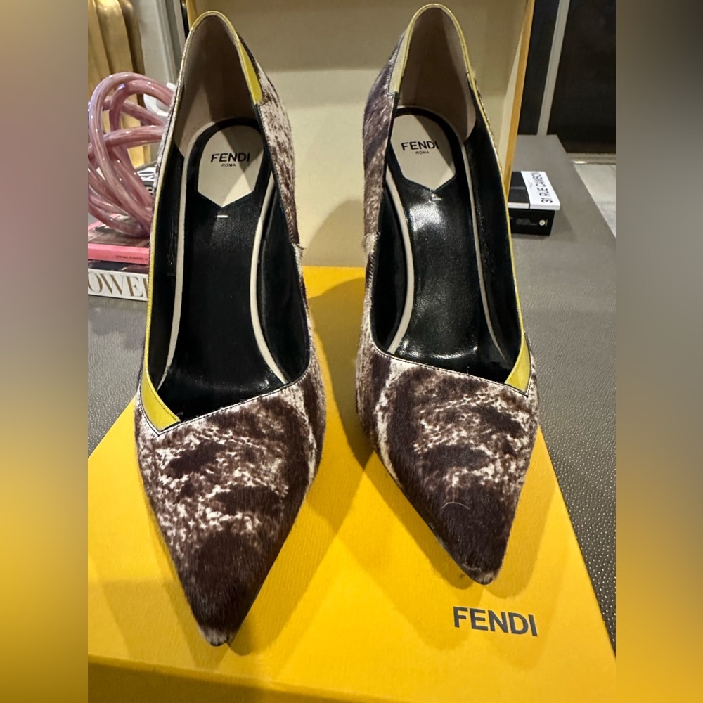 Fendi Brown/Yellow Printed Calf Hair & Patent Leather Trim Pointed Toe Pumps